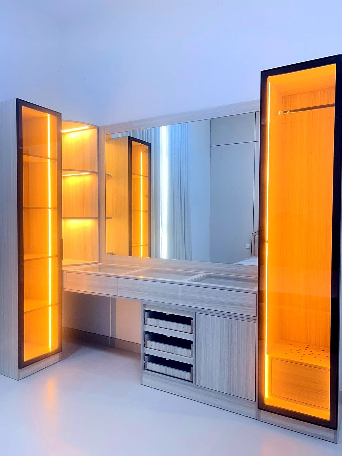 Fitted wardrobe and vanity unit