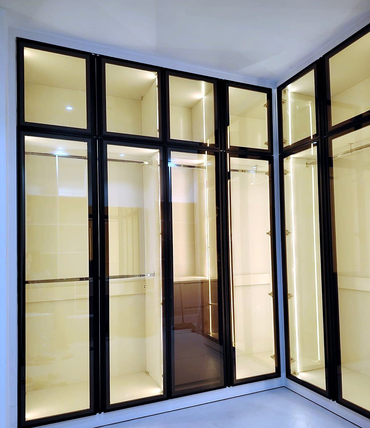 Karama Walk-in Wardrobe